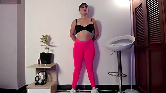 Snapshot of Maxinnevance chatting on September 30, 12:21 pm Maxinnevance online show from September 30, 12:21 pm