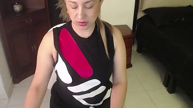 Snapshot of sheryl_jones chatting on October 15, 12:16 pm sheryl jones online show from October 15, 12:16 pm