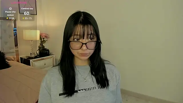 Snapshot of Zoe_Xra chatting on June 11, 9:02 pm Zoe Xra online show from June 11, 9:02 pm