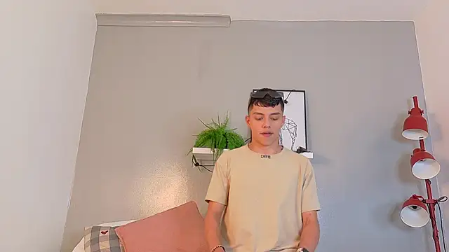 Snapshot of AAronBaker_ chatting on September 27, 7:41 pm AAronBaker online show from September 27, 7:41 pm