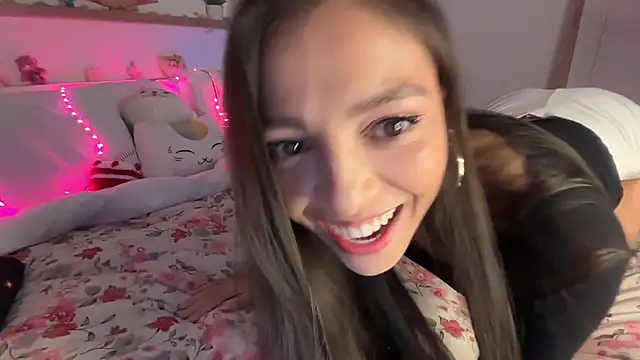 keirasworld online show from November 4, 12:21 am