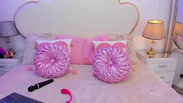 MadissonBonny  online show from November 6, 8:32 pm