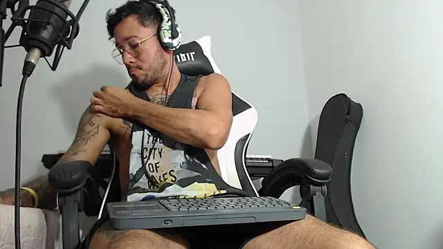 dereck karter online show from December 11, 2:09 am