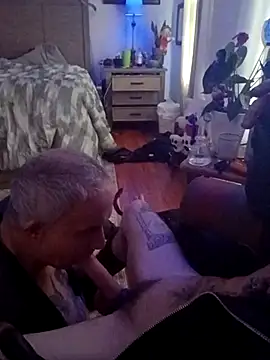 Snapshot of Mrluckstick chatting on September 16, 8:43 pm Mrluckstick online show from September 16, 8:43 pm