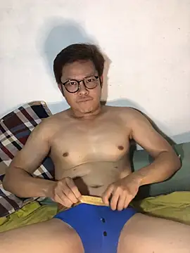 Snapshot of datnguyenvn chatting on April 6, 9:32 am datnguyenvn online show from April 6, 9:32 am