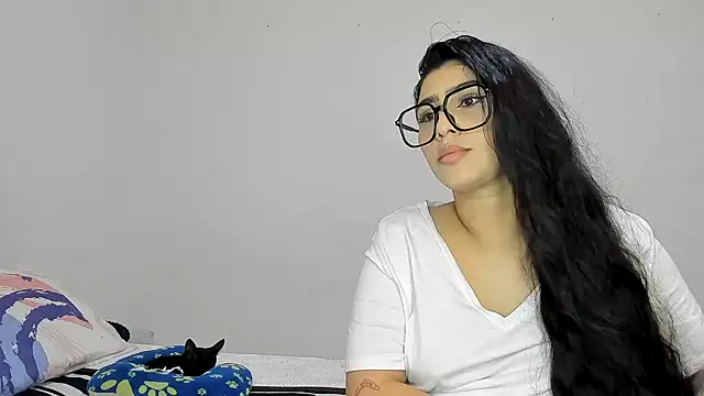 Snapshot of Sweet_and_Rous0 chatting on February 17, 2:30 am Sweet and Rous0 online show from February 17, 2:30 am