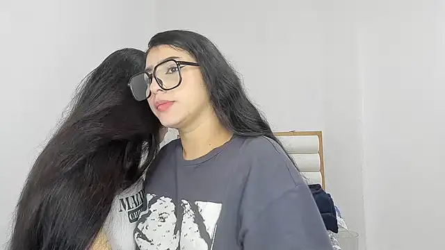 Snapshot of Sweet_and_Rous0 chatting on March 13, 12:12 pm Sweet and Rous0 online show from March 13, 12:12 pm