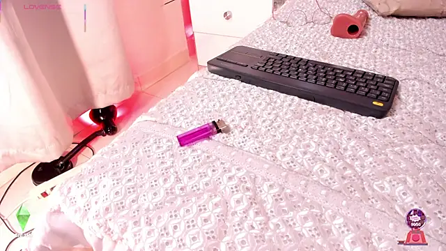 Ambeer fox  online show from February 10, 7:40 pm