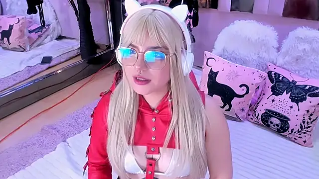 BizzyNoar online show from December 16, 4:50 am