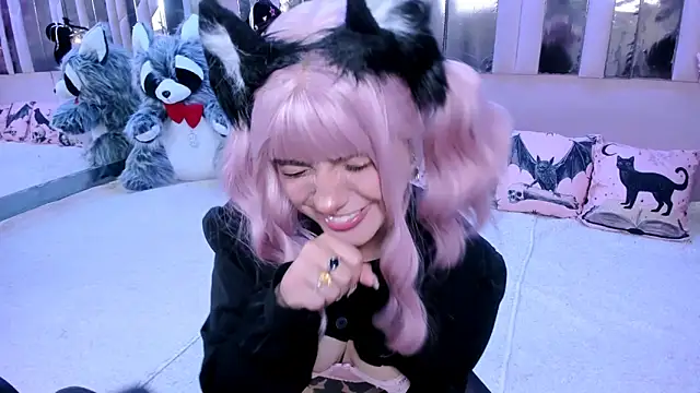 BizzyNoar online show from March 29, 6:35 am