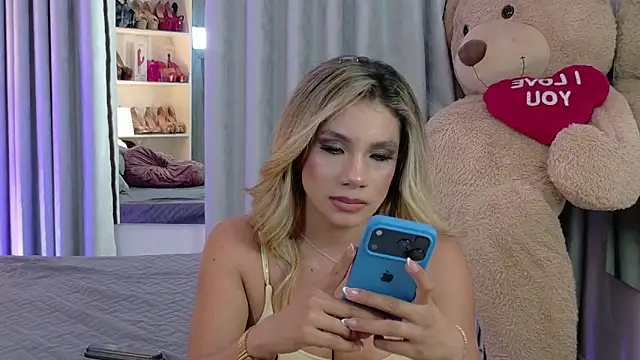 Snapshot of NicoleArmani chatting on May 8, 8:03 pm NicoleArmani online show from May 8, 8:03 pm