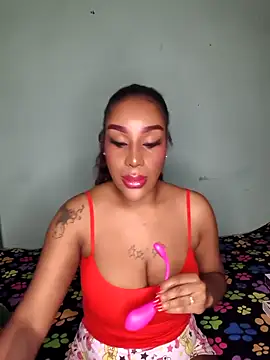 Snapshot of Queen_Amara chatting on September 21, 2:35 am Queen Amara online show from September 21, 2:35 am