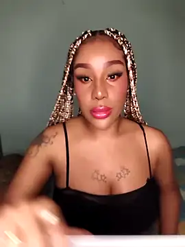 Snapshot of Queen_Amara chatting on September 26, 2:04 am Queen Amara online show from September 26, 2:04 am