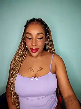 Snapshot of Queen_Amara chatting on October 13, 2:55 am Queen Amara online show from October 13, 2:55 am