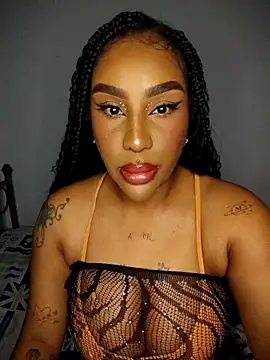 Queen Amara online show from May 7, 3:45 am