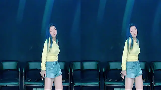 Snapshot of queen-001 chatting on September 20, 10:33 pm queen-001 online show from September 20, 10:33 pm