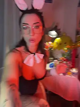 Snapshot of nikkaanderic chatting on April 1, 7:00 pm nikkaanderic online show from April 1, 7:00 pm