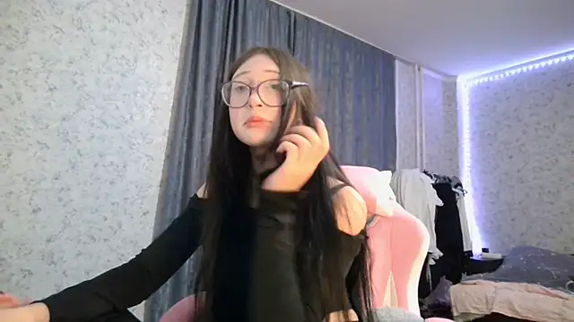 Snapshot of KeicyKlark chatting on September 18, 6:21 pm KeicyKlark online show from September 18, 6:21 pm