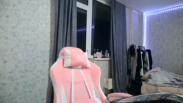 Snapshot of KeicyKlark chatting on October 2, 6:04 pm KeicyKlark online show from October 2, 6:04 pm