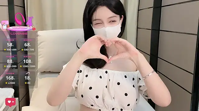Snapshot of _Ling_Ling chatting on October 8, 1:31 pm Ling Ling online show from October 8, 1:31 pm