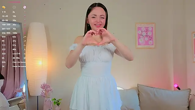 Snapshot of OliviaKis_ chatting on September 26, 7:23 am OliviaKis online show from September 26, 7:23 am