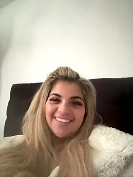 Snapshot of Blondiexox chatting on September 27, 12:10 pm Blondiexox online show from September 27, 12:10 pm