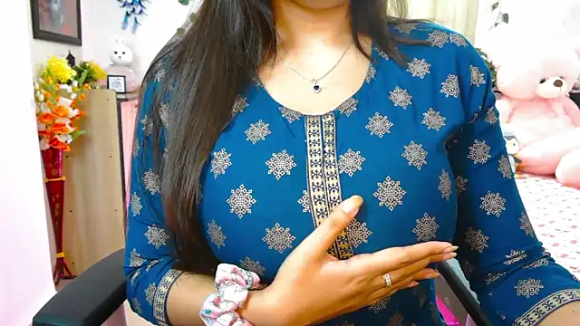 Snapshot of WildDimpi_0 chatting on April 8, 10:37 am WildDimpi 0 online show from April 8, 10:37 am