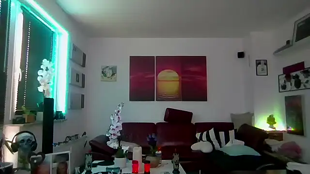 hellgirl1980 online show from November 20, 11:10 am