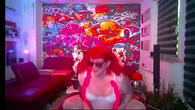 hellgirl1980 online show from June 12, 4:00 am