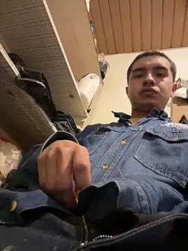 Snapshot of lonewolt chatting on September 11, 11:54 am lonewolt online show from September 11, 11:54 am