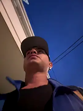 Snapshot of lonewolt chatting on September 16, 10:27 am lonewolt online show from September 16, 10:27 am