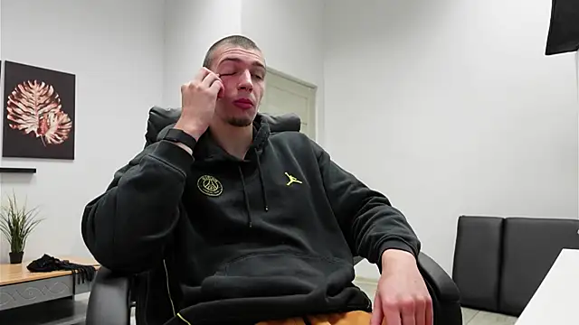 Snapshot of Ryan_Dozer chatting on October 25, 7:38 am Ryan Dozer online show from October 25, 7:38 am