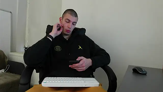 Snapshot of Ryan_Dozer chatting on November 8, 7:08 am Ryan Dozer online show from November 8, 7:08 am