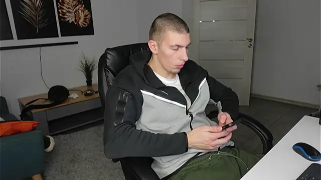 Snapshot of Ryan_Dozer chatting on January 6, 7:12 am Ryan Dozer online show from January 6, 7:12 am