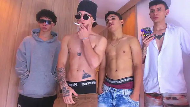 Latin White Boys online show from September 18, 4:36 am