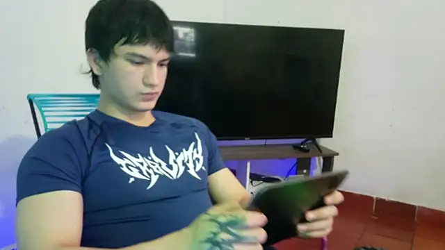 ErickWalton online show from October 24, 5:26 am