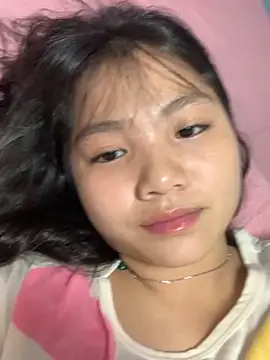 Snapshot of Emlyly-18 chatting on September 24, 11:13 am Emlyly-18 online show from September 24, 11:13 am