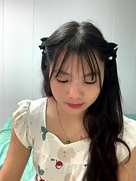 Snapshot of Emlyly-18 chatting on October 12, 3:16 am Emlyly-18 online show from October 12, 3:16 am