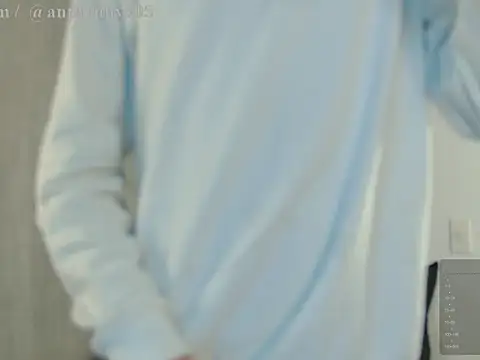 Snapshot of anthonny_05 chatting on October 12, 11:42 am anthonny 05 online show from October 12, 11:42 am