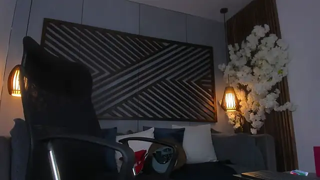 B Wild online show from October 28, 4:05 am