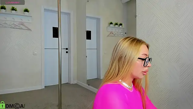 Melissa  White online show from September 11, 8:36 am