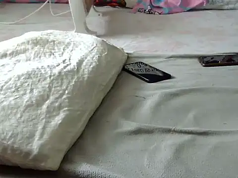 Playroom queen online show from April 1, 10:27 am