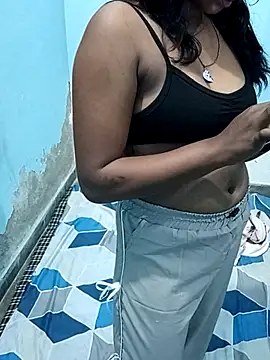 Snapshot of Latika_Verma chatting on October 5, 3:43 pm Latika Verma online show from October 5, 3:43 pm