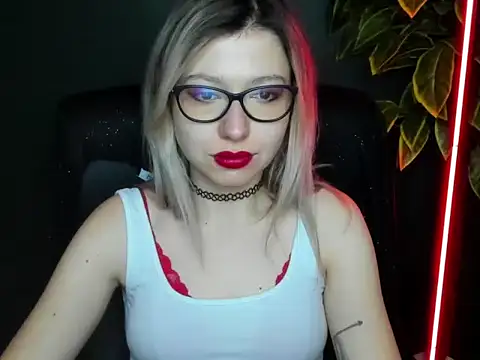 loveHeidi online show from February 11, 5:23 am