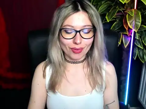 loveHeidi online show from May 14, 6:42 am