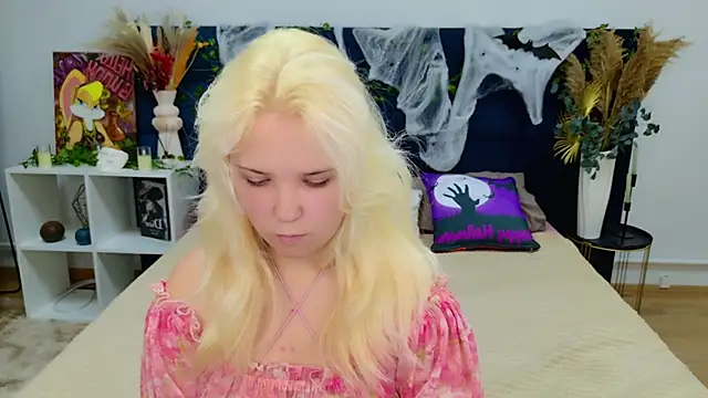 EmillyRogers online show from October 30, 5:09 am