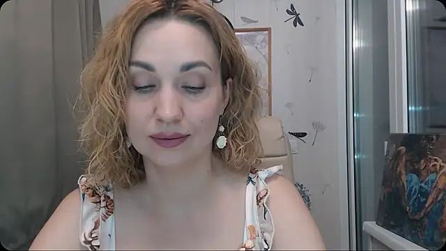 Snapshot of KatrinAlluring chatting on January 15, 5:12 am KatrinAlluring online show from January 15, 5:12 am