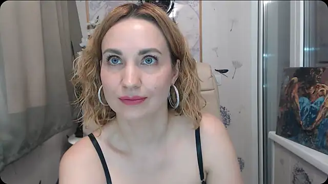 Snapshot of KatrinAlluring chatting on February 3, 6:40 am KatrinAlluring online show from February 3, 6:40 am