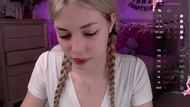 Leila Vanilla online show from January 8, 2:47 am