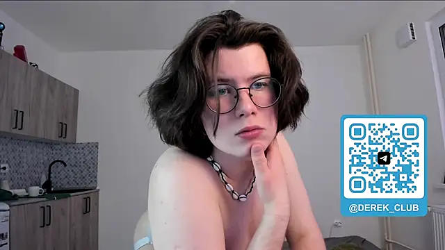 Snapshot of Derek_Shameless chatting on April 6, 7:59 pm Derek Shameless online show from April 6, 7:59 pm